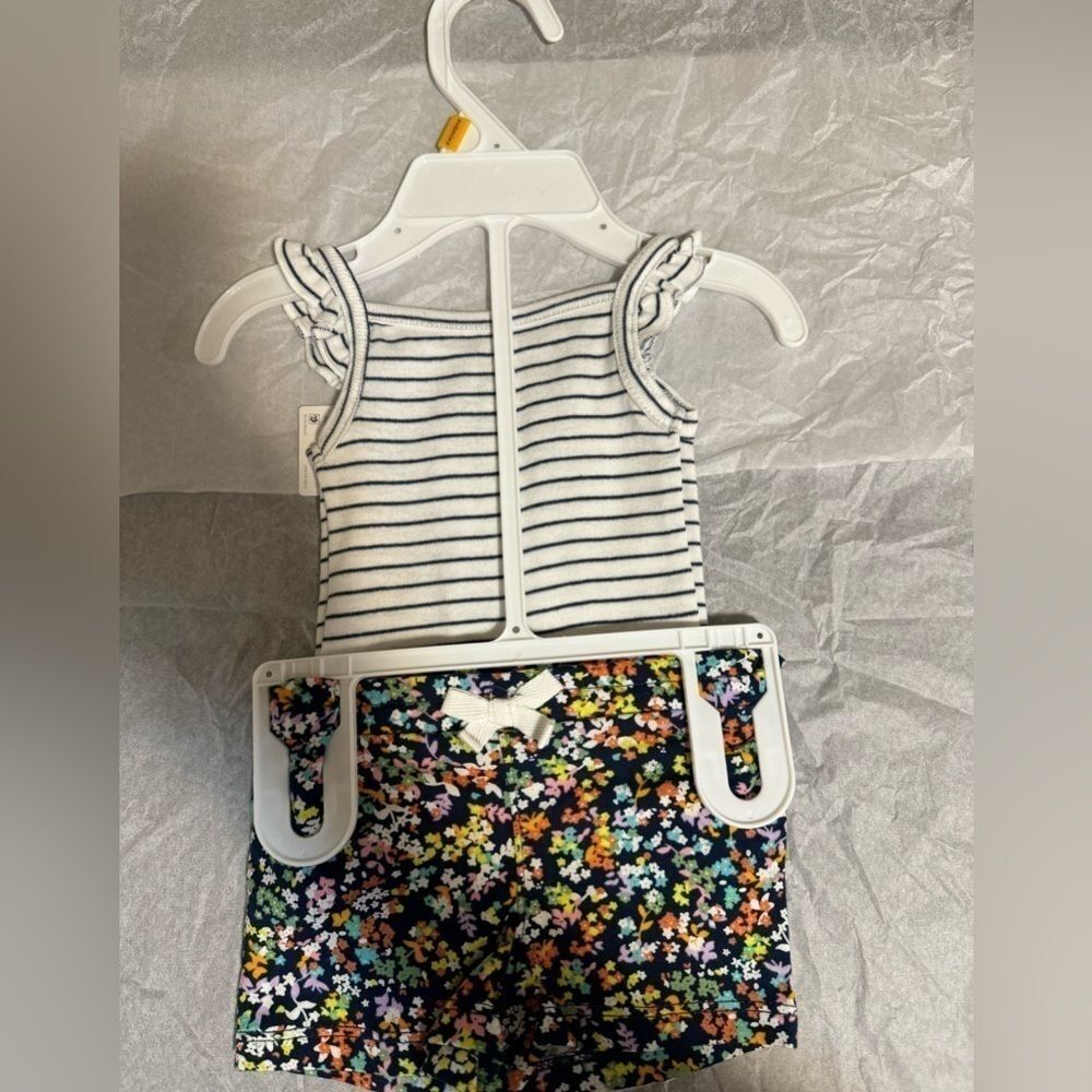 5/25 - Buy 5 for $25 BABY girl outfit - newborn - 2 piece set Carter's - Picture 4 of 4